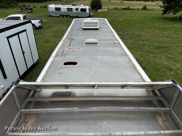 image for item DO7193 2015 Bison Coach Trail Hand livestock trailer