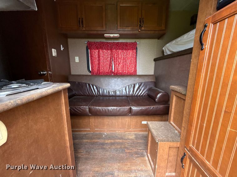 image for item DO7193 2015 Bison Coach Trail Hand livestock trailer