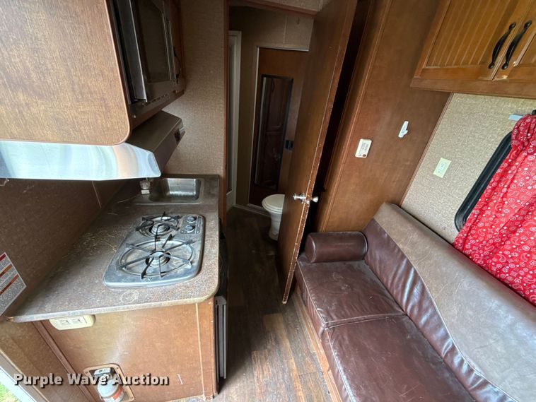 image for item DO7193 2015 Bison Coach Trail Hand livestock trailer