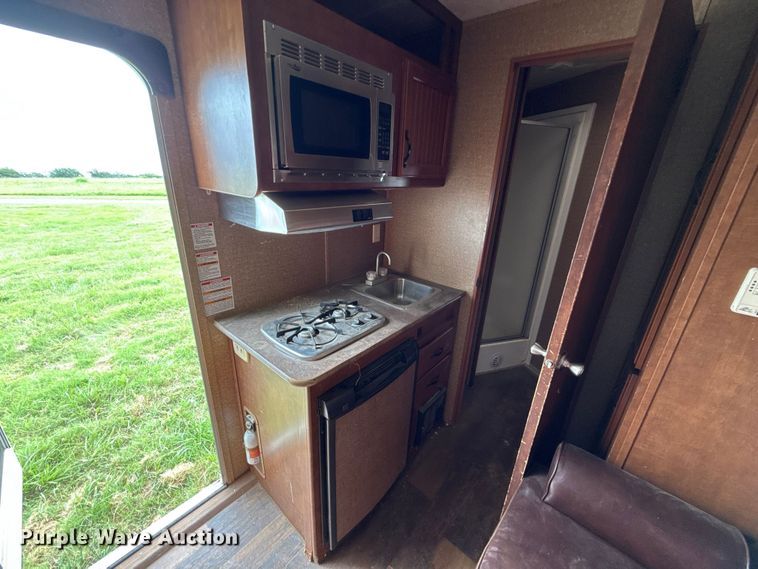 image for item DO7193 2015 Bison Coach Trail Hand livestock trailer