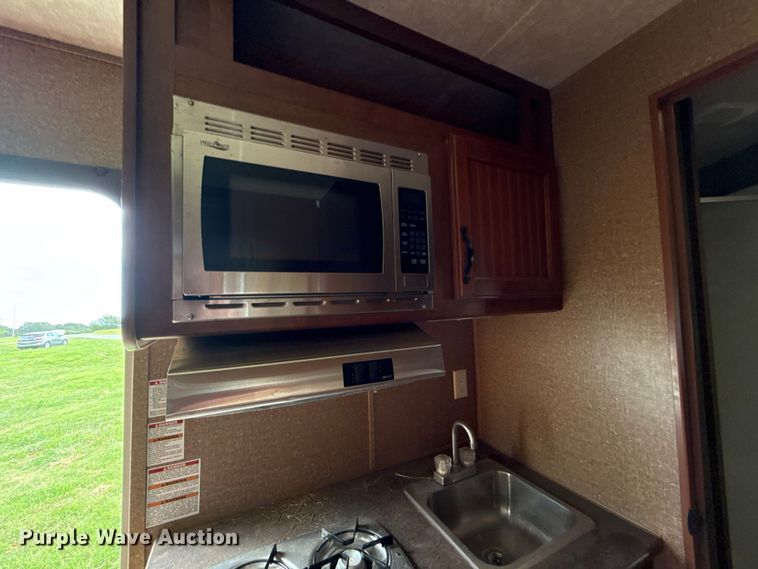 image for item DO7193 2015 Bison Coach Trail Hand livestock trailer