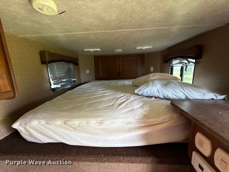 image for item DO7193 2015 Bison Coach Trail Hand livestock trailer