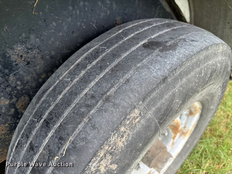 image for item DO7193 2015 Bison Coach Trail Hand livestock trailer