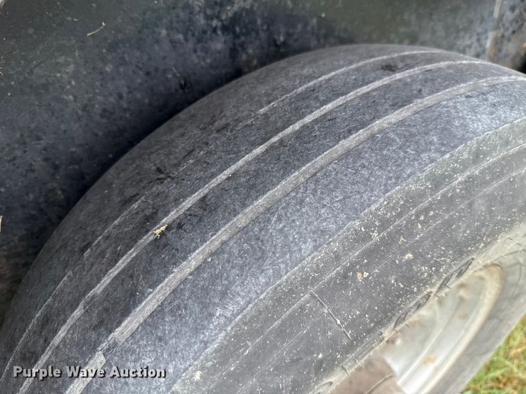 image for item DO7193 2015 Bison Coach Trail Hand livestock trailer