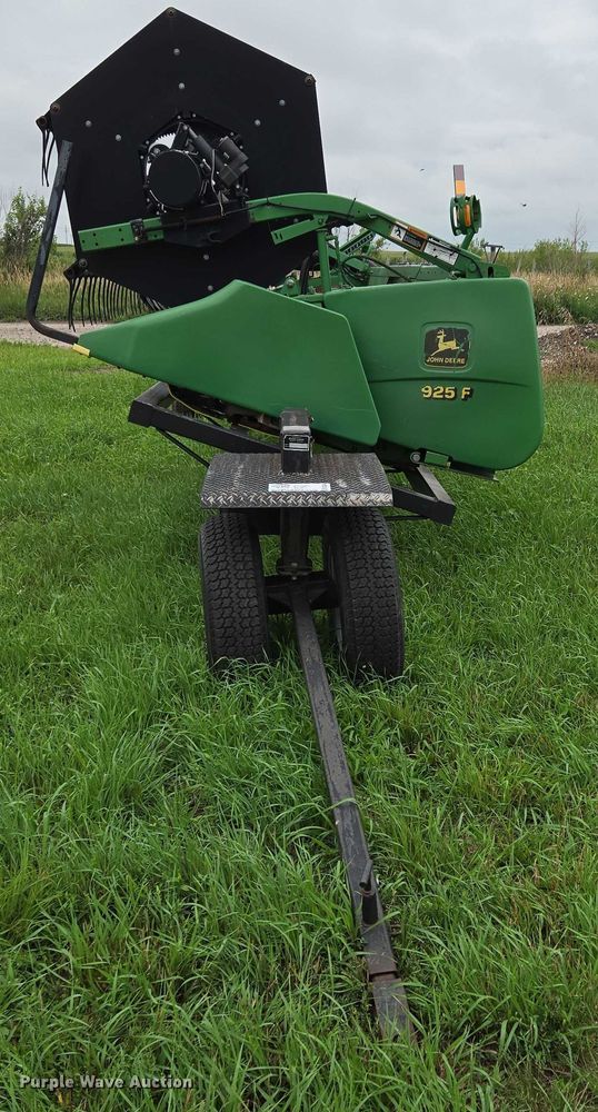 image for item DR3884 2001 John Deere 925F  flex head