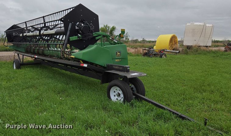 image for item DR3884 2001 John Deere 925F  flex head