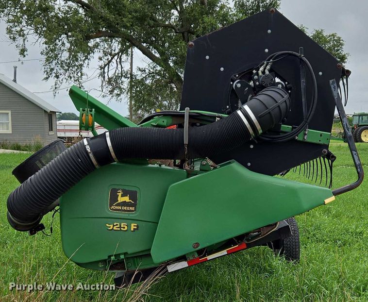 image for item DR3884 2001 John Deere 925F  flex head