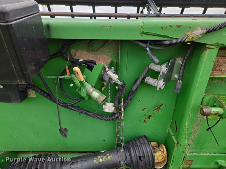 image for item DR3884 2001 John Deere 925F  flex head