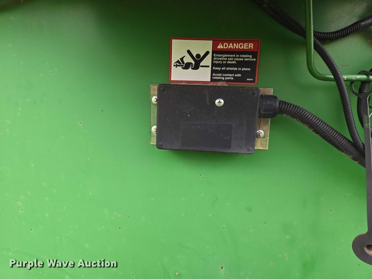 image for item DR3884 2001 John Deere 925F  flex head