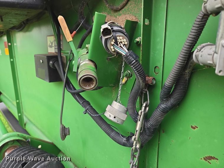 image for item DR3884 2001 John Deere 925F  flex head