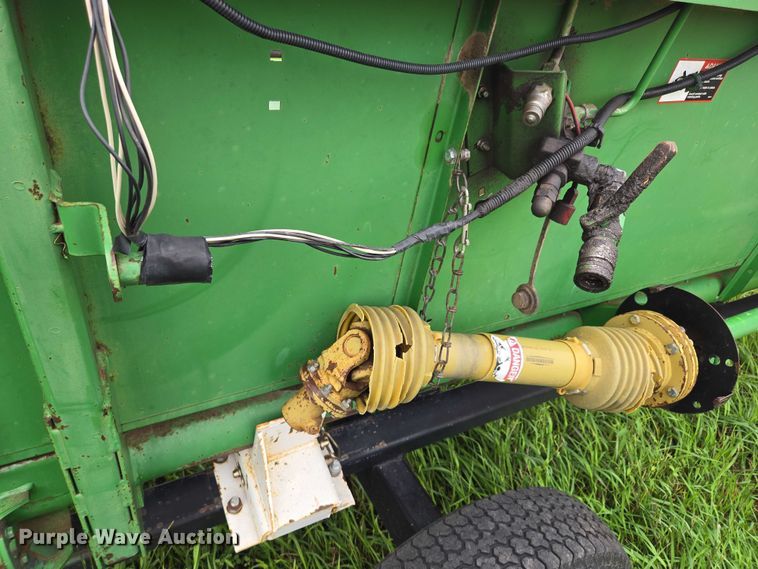 image for item DR3884 2001 John Deere 925F  flex head