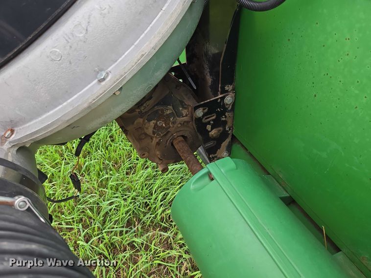 image for item DR3884 2001 John Deere 925F  flex head