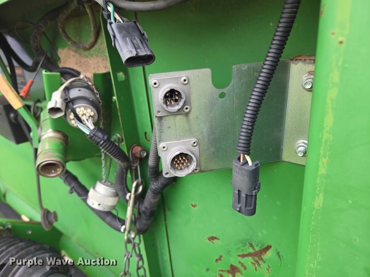 image for item DR3884 2001 John Deere 925F  flex head