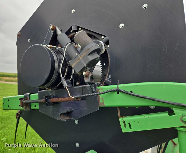 image for item DR3884 2001 John Deere 925F  flex head