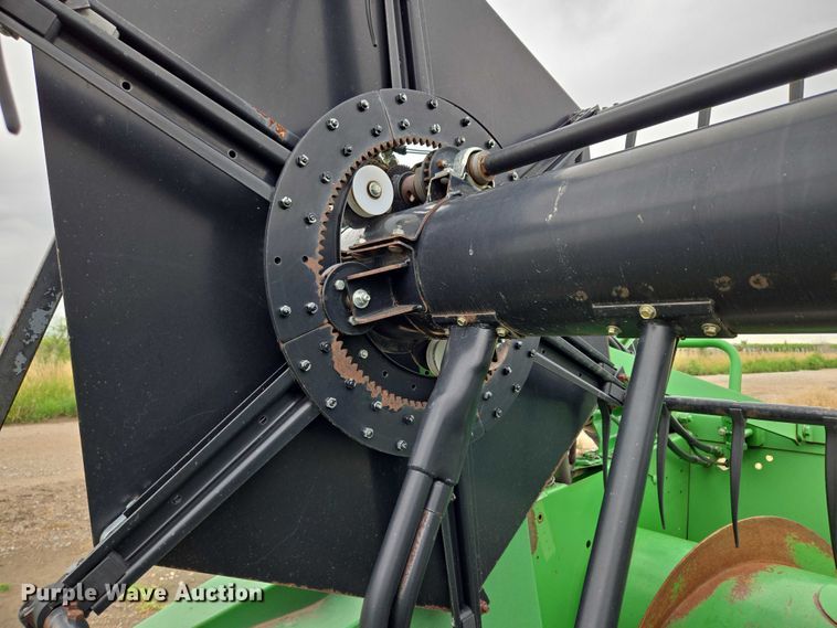 image for item DR3884 2001 John Deere 925F  flex head