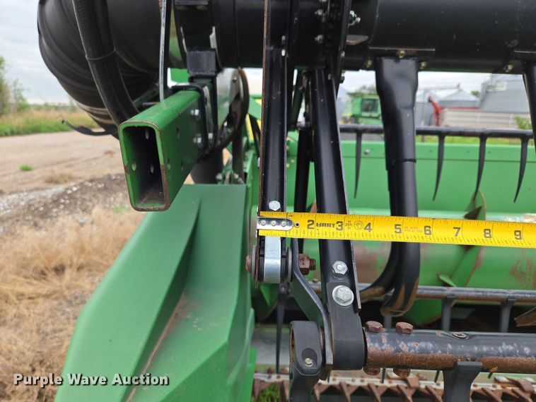 image for item DR3884 2001 John Deere 925F  flex head