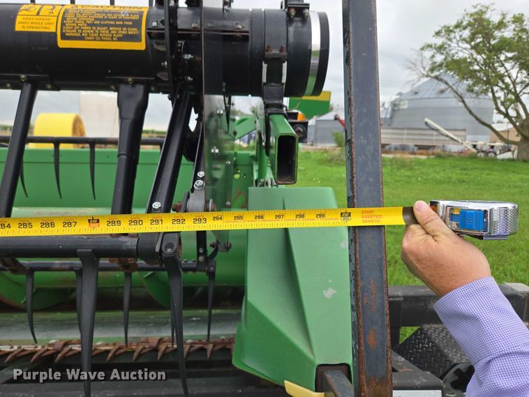 image for item DR3884 2001 John Deere 925F  flex head