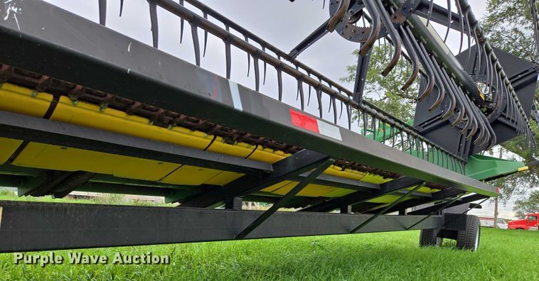 image for item DR3884 2001 John Deere 925F  flex head