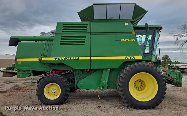 image for item DR3887 1998 John Deere 9610 Maximizer  RWA combine