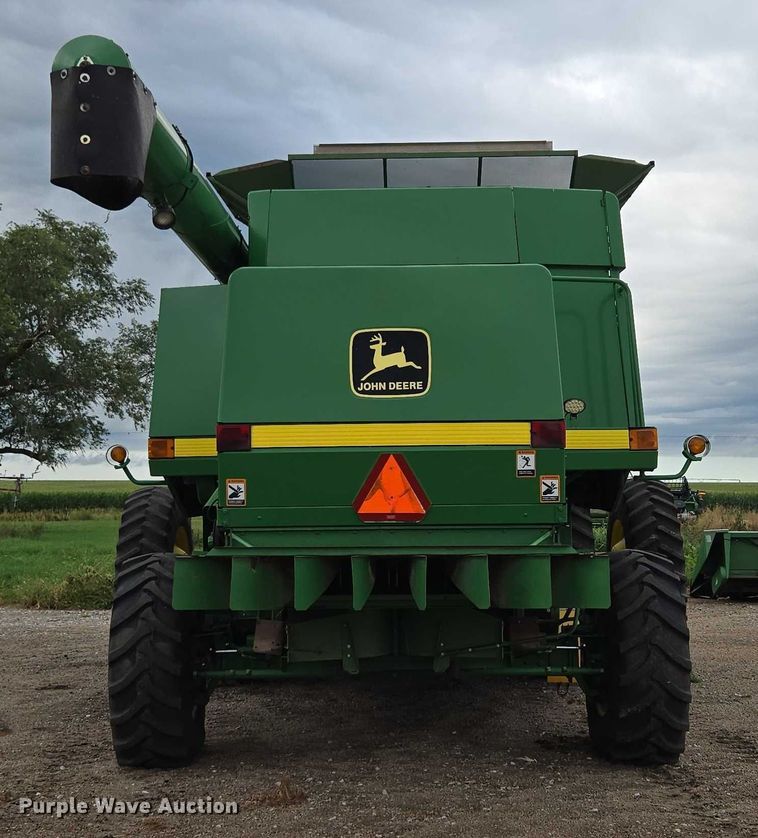 image for item DR3887 1998 John Deere 9610 Maximizer  RWA combine