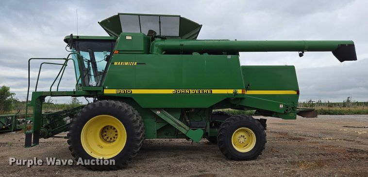 image for item DR3887 1998 John Deere 9610 Maximizer  RWA combine