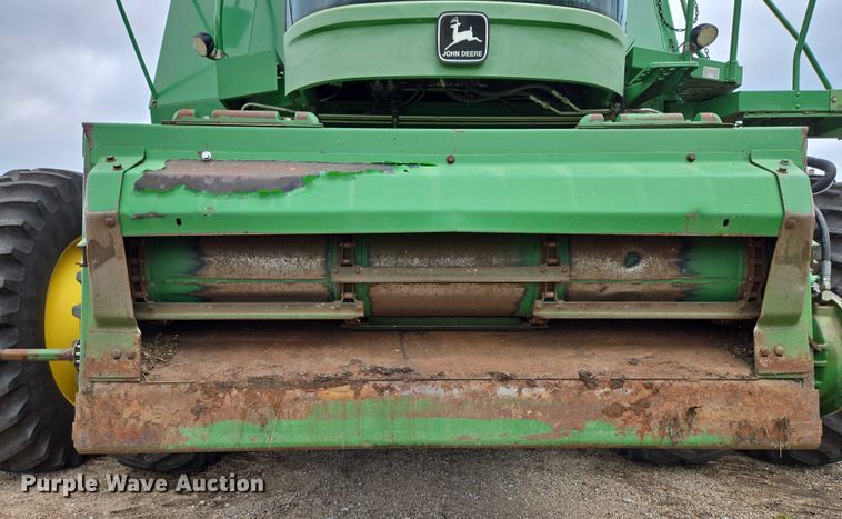 image for item DR3887 1998 John Deere 9610 Maximizer  RWA combine