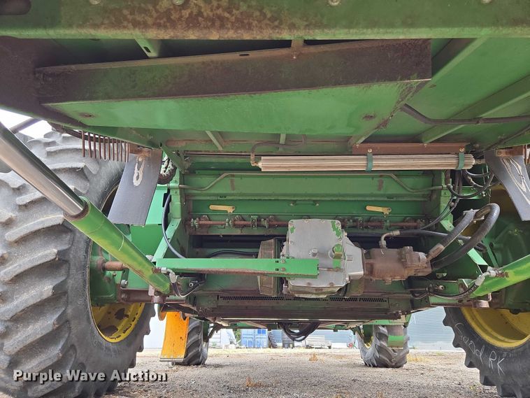 image for item DR3887 1998 John Deere 9610 Maximizer  RWA combine