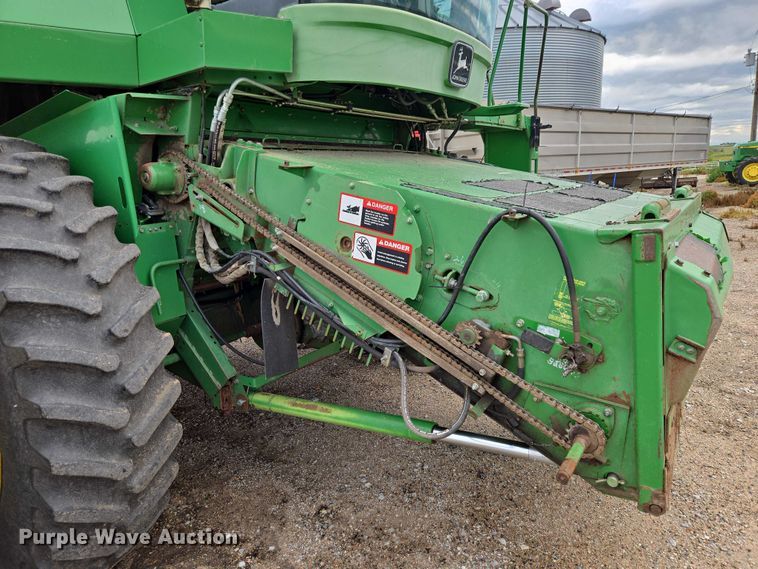 image for item DR3887 1998 John Deere 9610 Maximizer  RWA combine