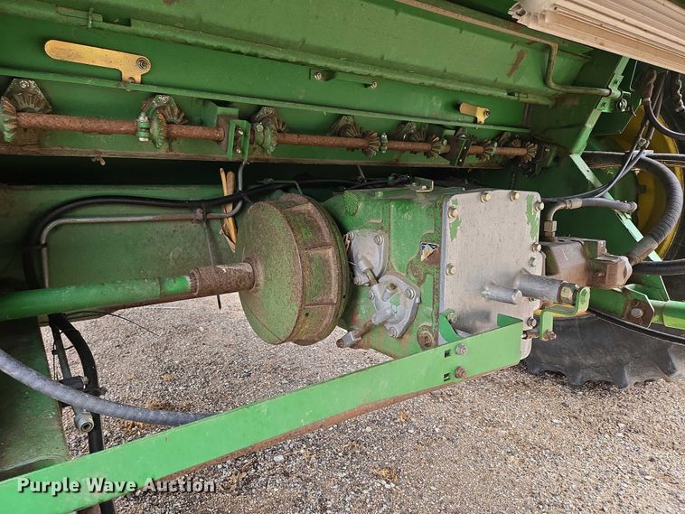 image for item DR3887 1998 John Deere 9610 Maximizer  RWA combine