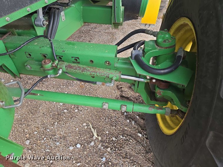 image for item DR3887 1998 John Deere 9610 Maximizer  RWA combine