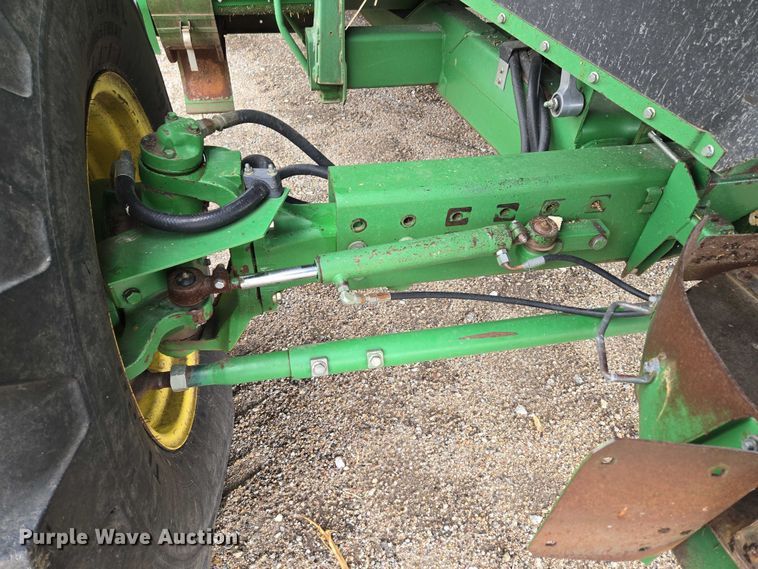 image for item DR3887 1998 John Deere 9610 Maximizer  RWA combine