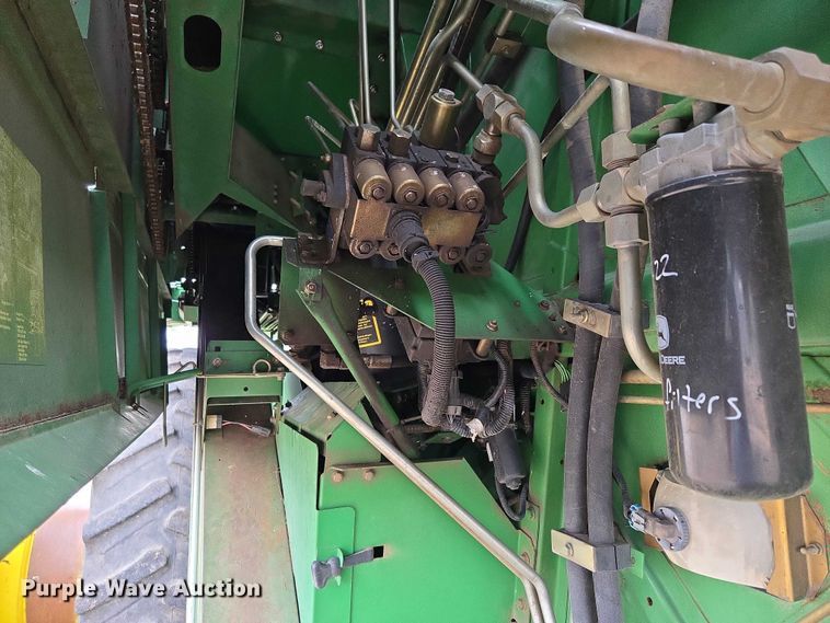 image for item DR3887 1998 John Deere 9610 Maximizer  RWA combine