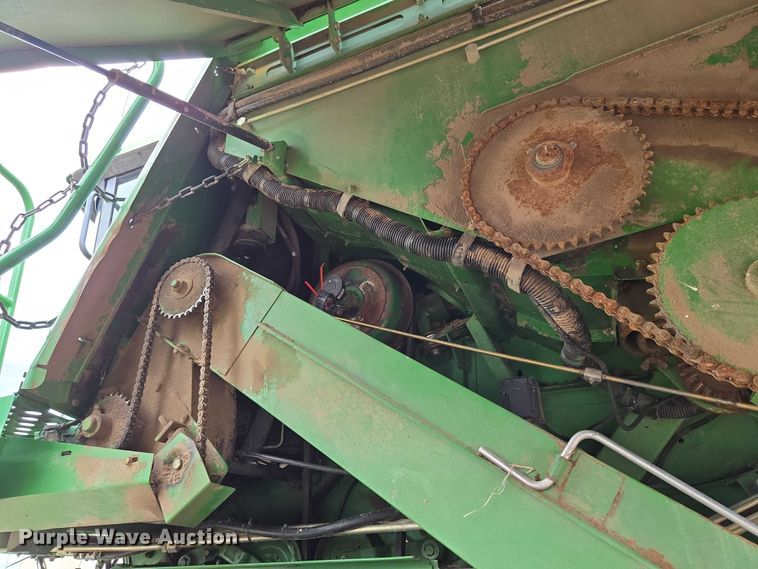 image for item DR3887 1998 John Deere 9610 Maximizer  RWA combine