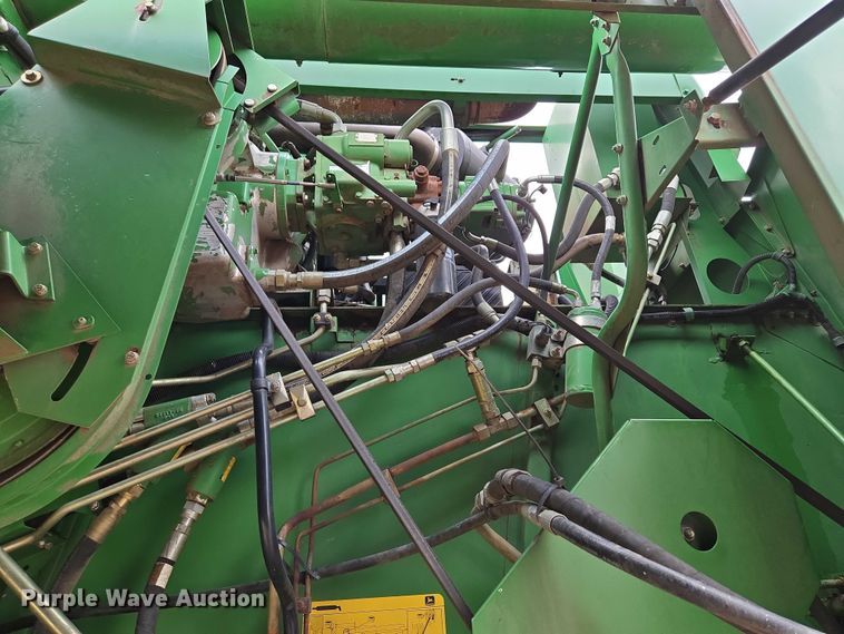 image for item DR3887 1998 John Deere 9610 Maximizer  RWA combine