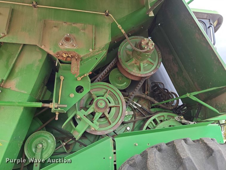 image for item DR3887 1998 John Deere 9610 Maximizer  RWA combine
