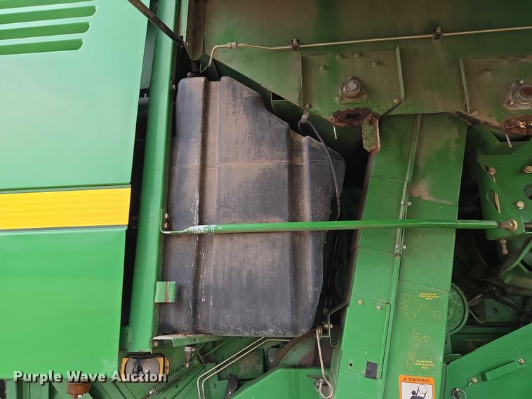 image for item DR3887 1998 John Deere 9610 Maximizer  RWA combine