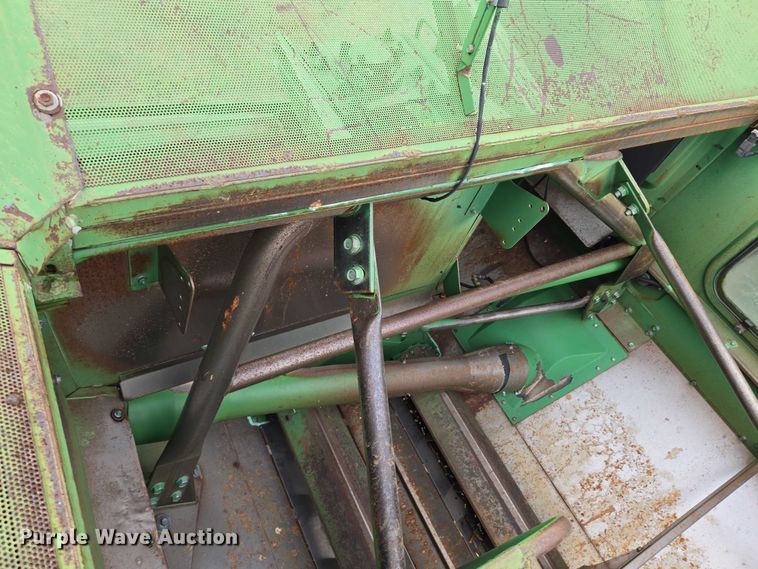 image for item DR3887 1998 John Deere 9610 Maximizer  RWA combine