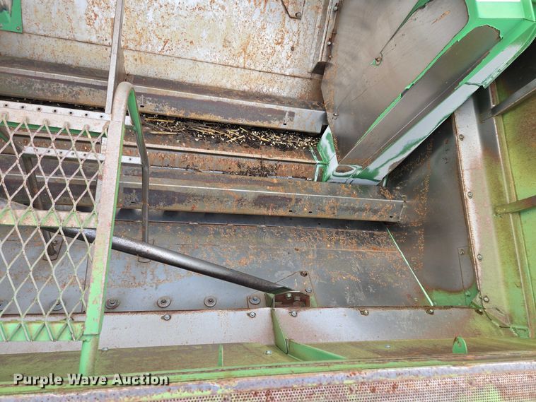 image for item DR3887 1998 John Deere 9610 Maximizer  RWA combine