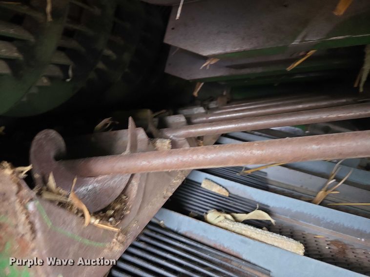 image for item DR3887 1998 John Deere 9610 Maximizer  RWA combine