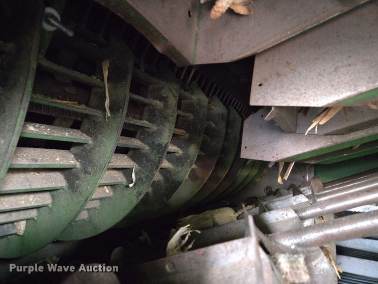 image for item DR3887 1998 John Deere 9610 Maximizer  RWA combine