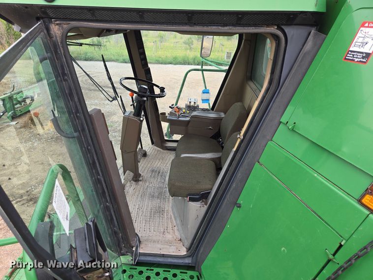 image for item DR3887 1998 John Deere 9610 Maximizer  RWA combine