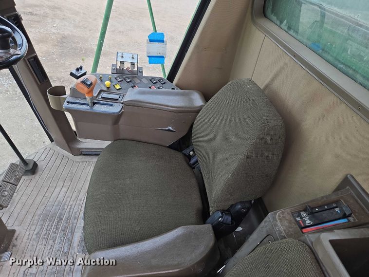 image for item DR3887 1998 John Deere 9610 Maximizer  RWA combine