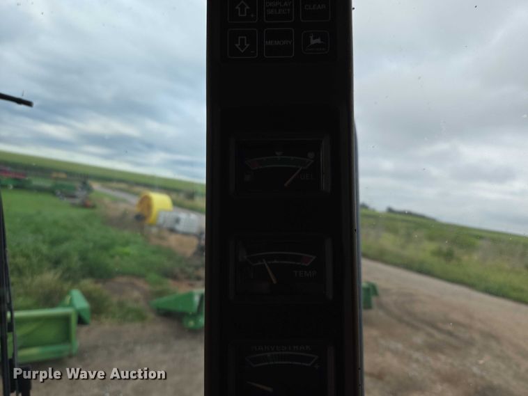 image for item DR3887 1998 John Deere 9610 Maximizer  RWA combine