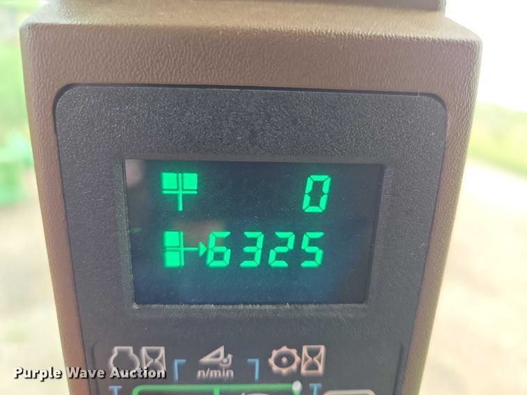 image for item DR3887 1998 John Deere 9610 Maximizer  RWA combine