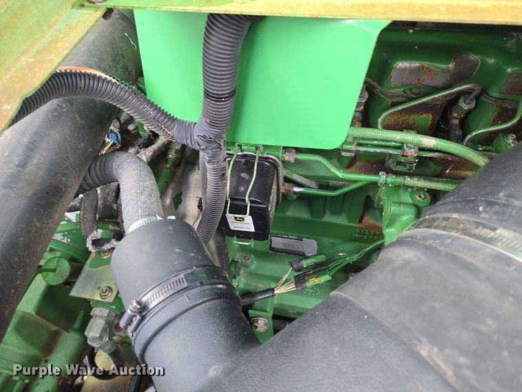 image for item DR3887 1998 John Deere 9610 Maximizer  RWA combine