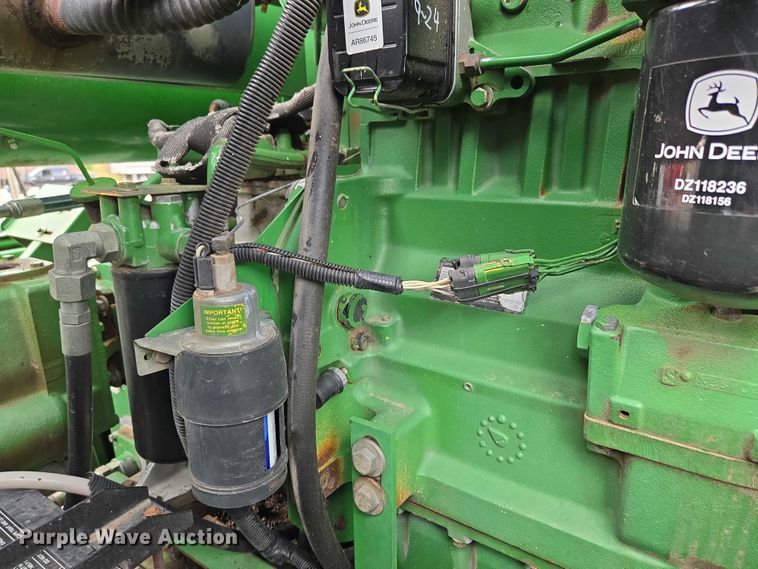 image for item DR3887 1998 John Deere 9610 Maximizer  RWA combine