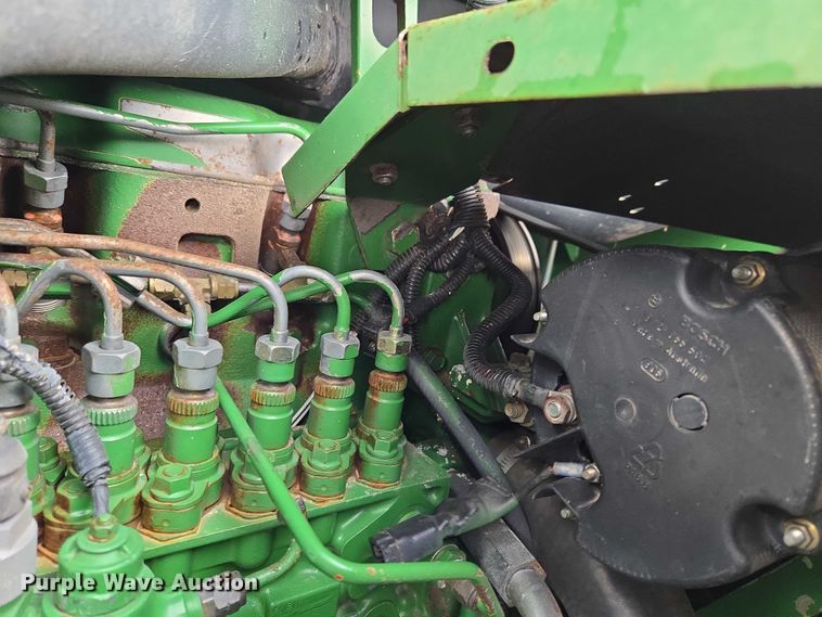 image for item DR3887 1998 John Deere 9610 Maximizer  RWA combine