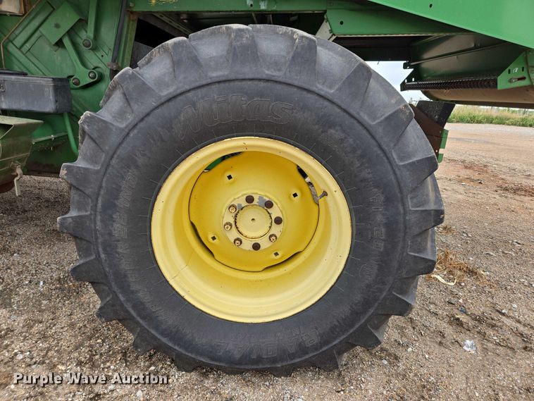 image for item DR3887 1998 John Deere 9610 Maximizer  RWA combine