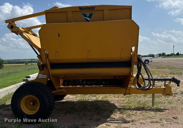 image for item DS3826 2022 Vermeer BPX9010 bale processor
