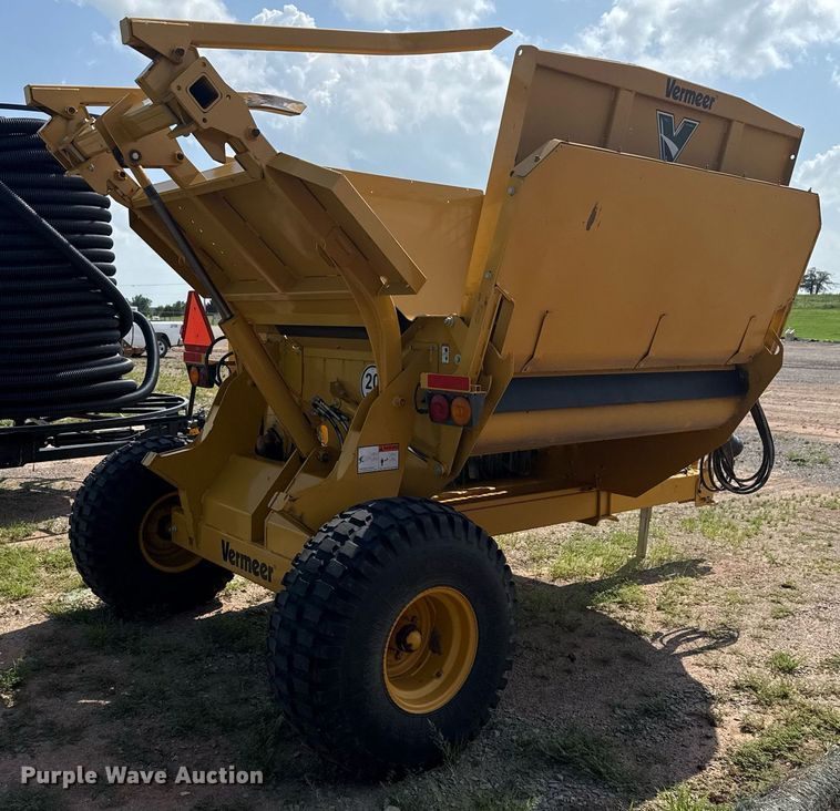 image for item DS3826 2022 Vermeer BPX9010 bale processor